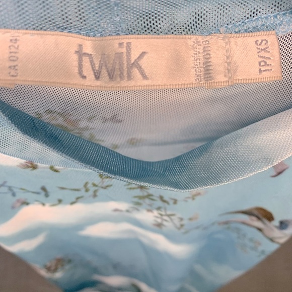 Mesh long sleeves top - Picture 2 of 2